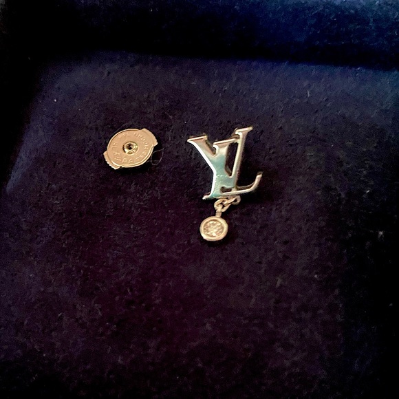 Louis Vuitton silver/diamond earrings. - Picture 4 of 5